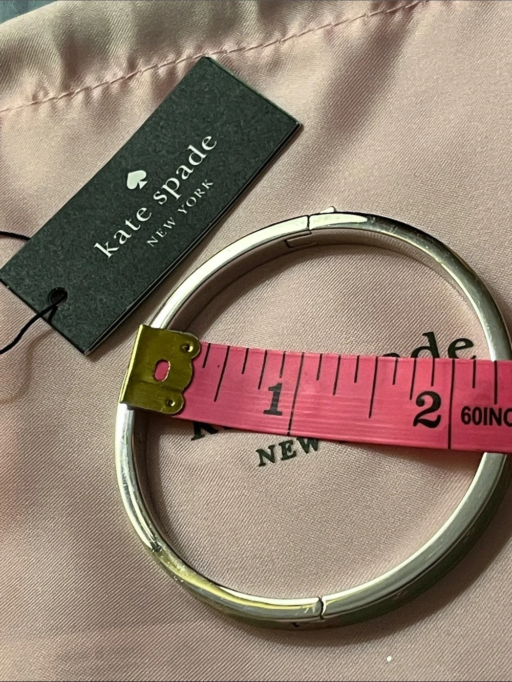 NWT🌞kate spade Green Enamel Silvertone Bangle w/Silver Spades & Locking Clasp - Picture 7 of 8